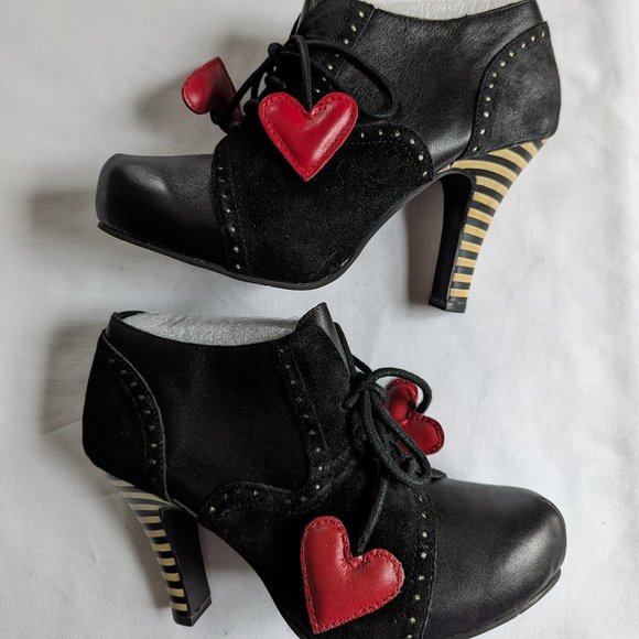 Lola Ramona Shoes - Lola Ramona Angie, black retro heels.